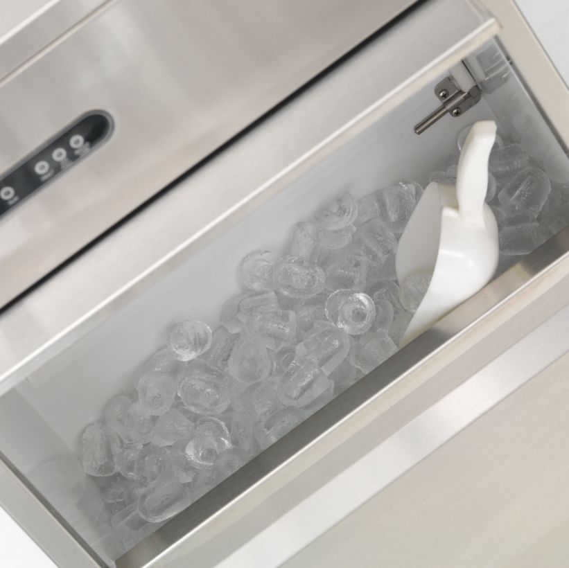 Icebull Gastro Eiswürfelmaschine 26kg/Tag, 7kg Speicher Hohlkegel